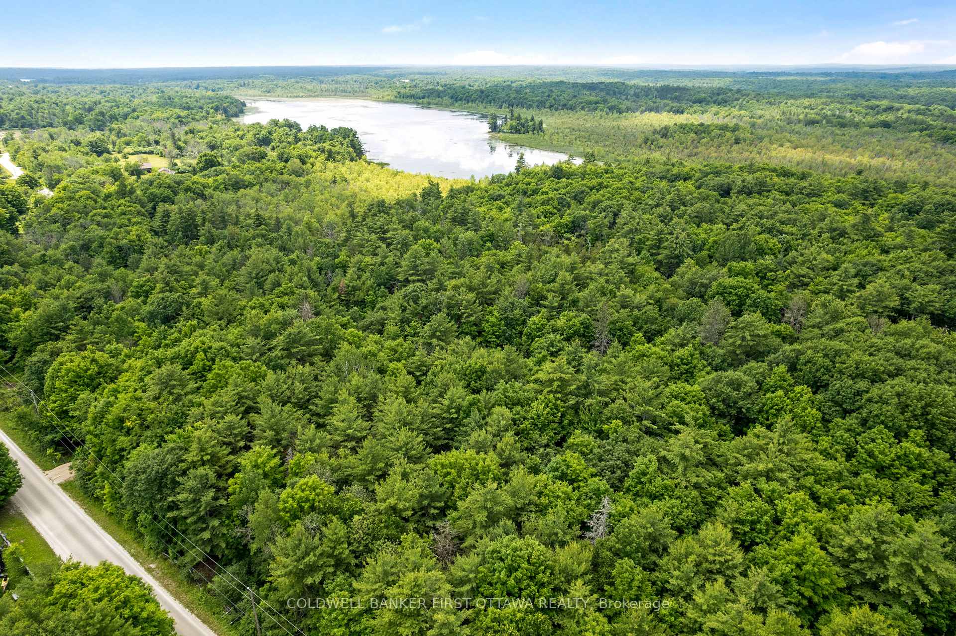 Photo 10 of 338 Ennis Road, Tay Valley, Bathurst/Burgess & Sherbrooke (Bathurst) Twp — HOMEH