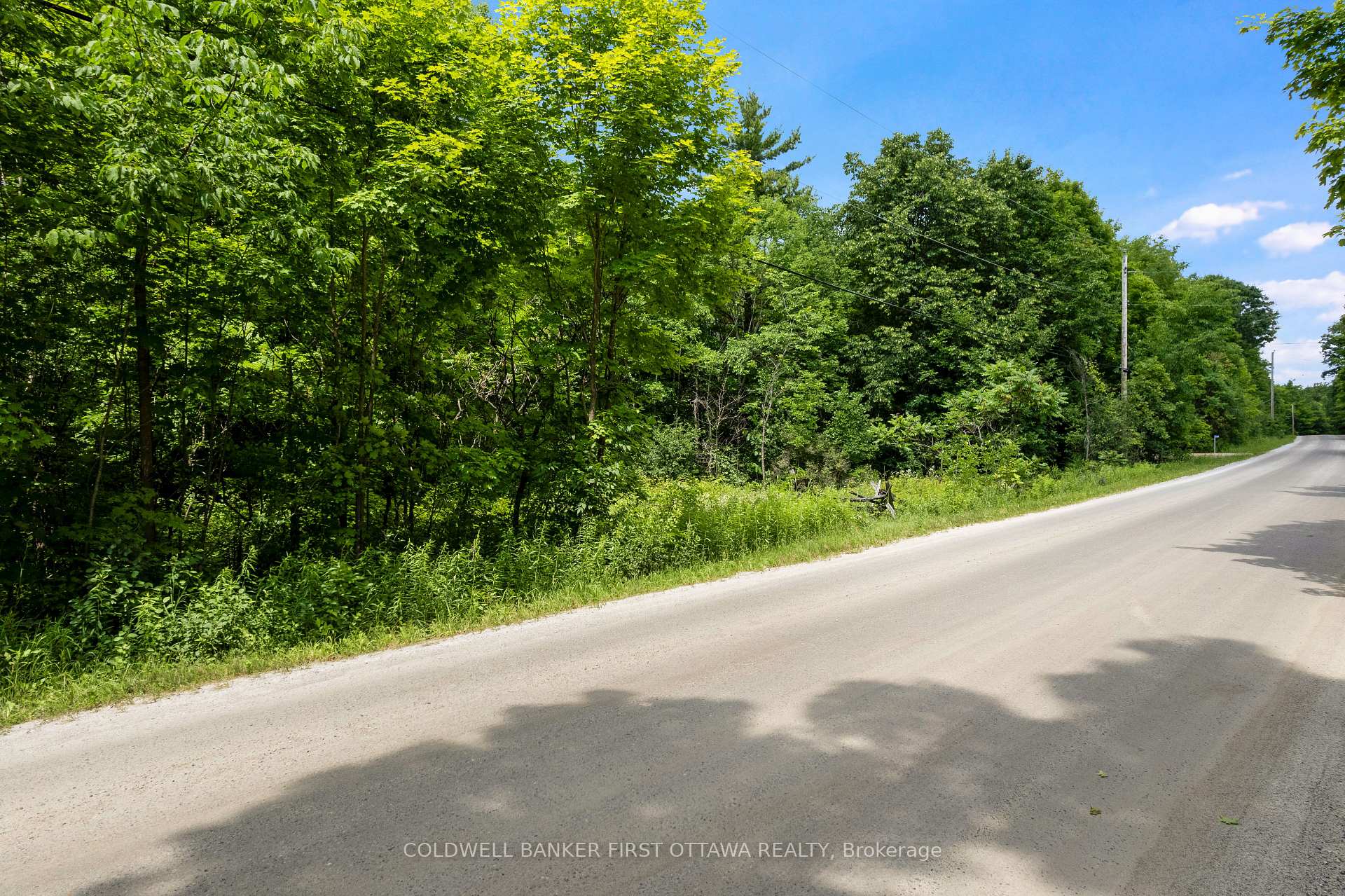 Photo 11 of 338 Ennis Road, Tay Valley, Bathurst/Burgess & Sherbrooke (Bathurst) Twp — HOMEH