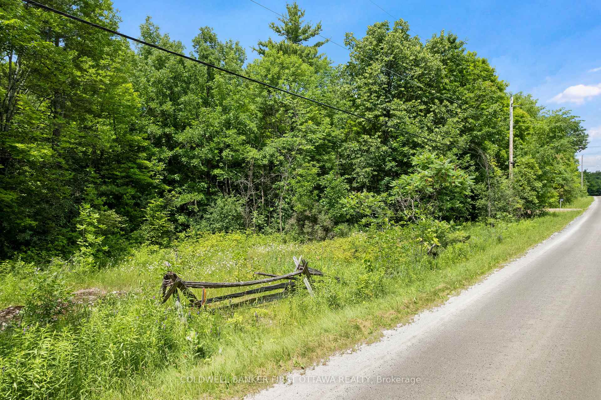 Photo 13 of 338 Ennis Road, Tay Valley, Bathurst/Burgess & Sherbrooke (Bathurst) Twp — HOMEH
