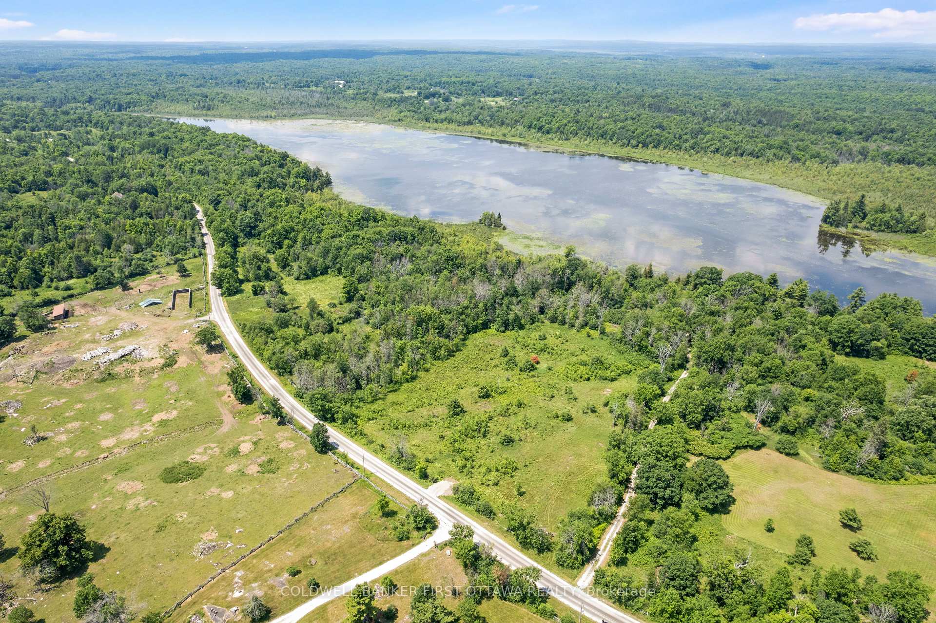 Photo 3 of 476 Ennis Road, Tay Valley, Bathurst/Burgess & Sherbrooke (Bathurst) Twp — HOMEH