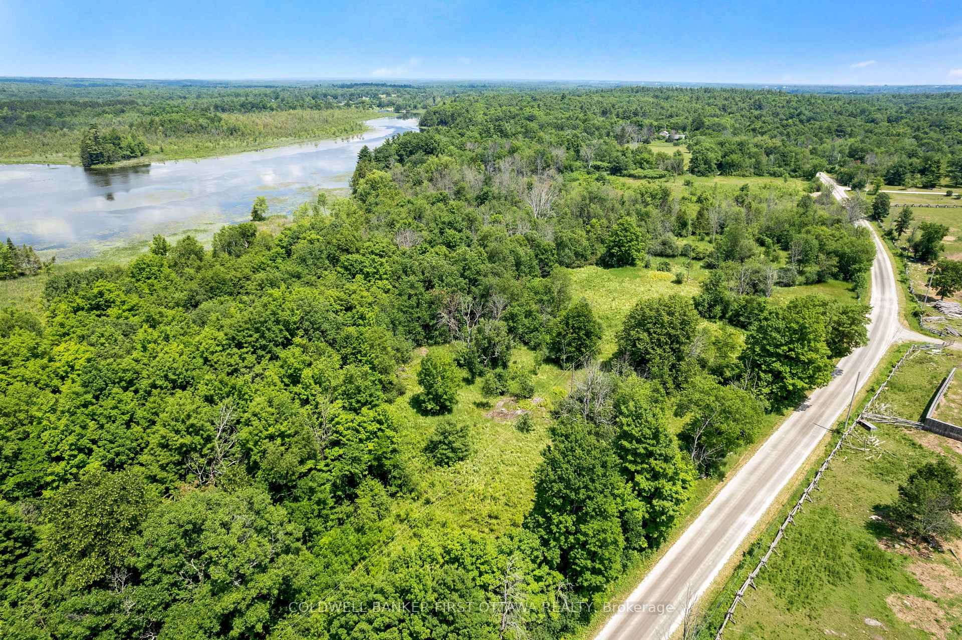 Photo 16 of 476 Ennis Road, Tay Valley, Bathurst/Burgess & Sherbrooke (Bathurst) Twp — HOMEH
