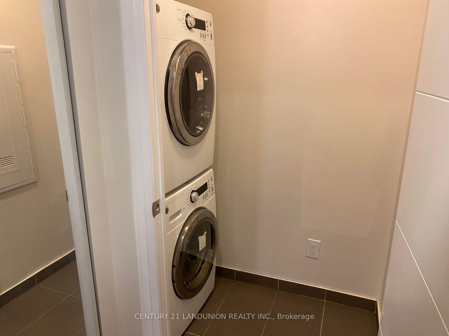 Photo 10 of Unit 323, 28 Uptown Drive, Markham, Unionville — HOMEH