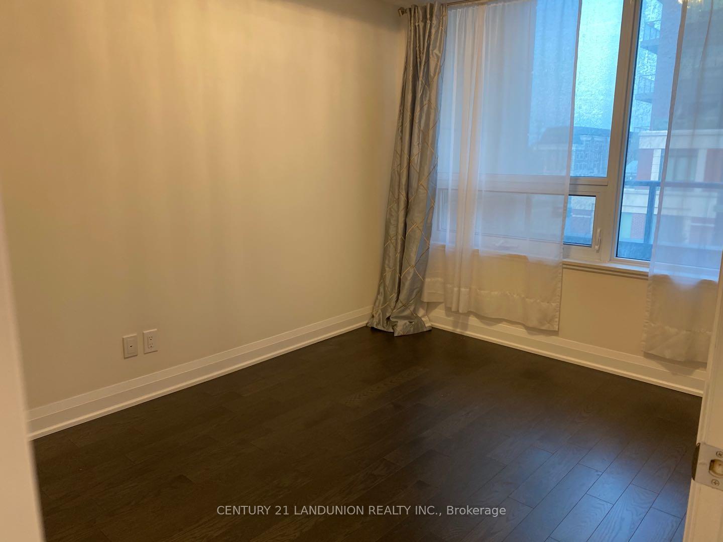 Photo 11 of Unit 323, 28 Uptown Drive, Markham, Unionville — HOMEH