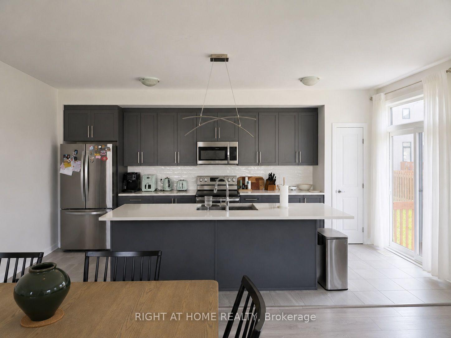 Photo 3 of 242 Calvington Avenue, Ottawa, Kanata - Kanata Lakes/Heritage Hills — HOMEH