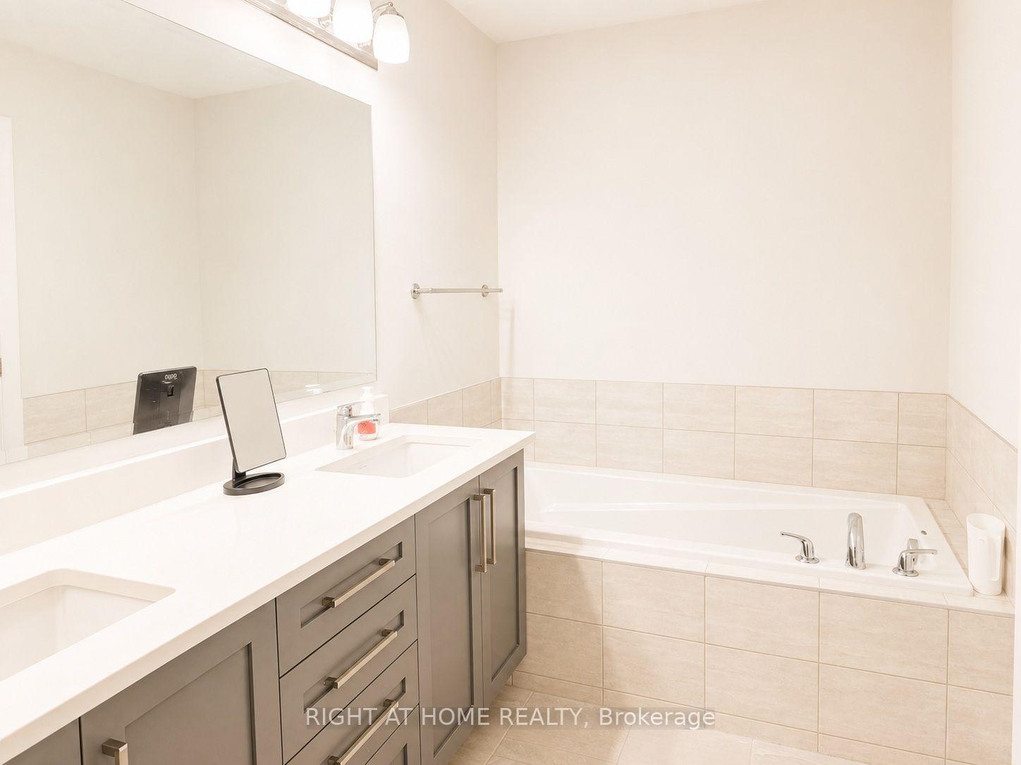 Photo 13 of 242 Calvington Avenue, Ottawa, Kanata - Kanata Lakes/Heritage Hills — HOMEH