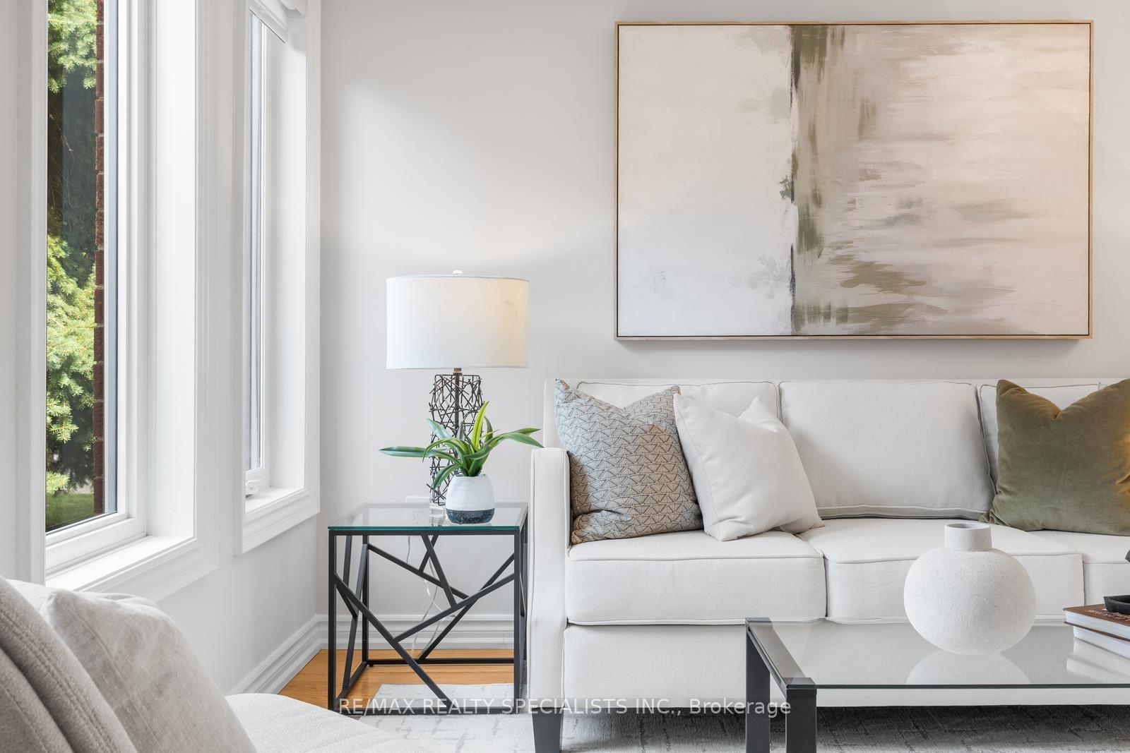 Photo 5 of 3879 Periwinkle Crescent, Mississauga, Lisgar — HOMEH