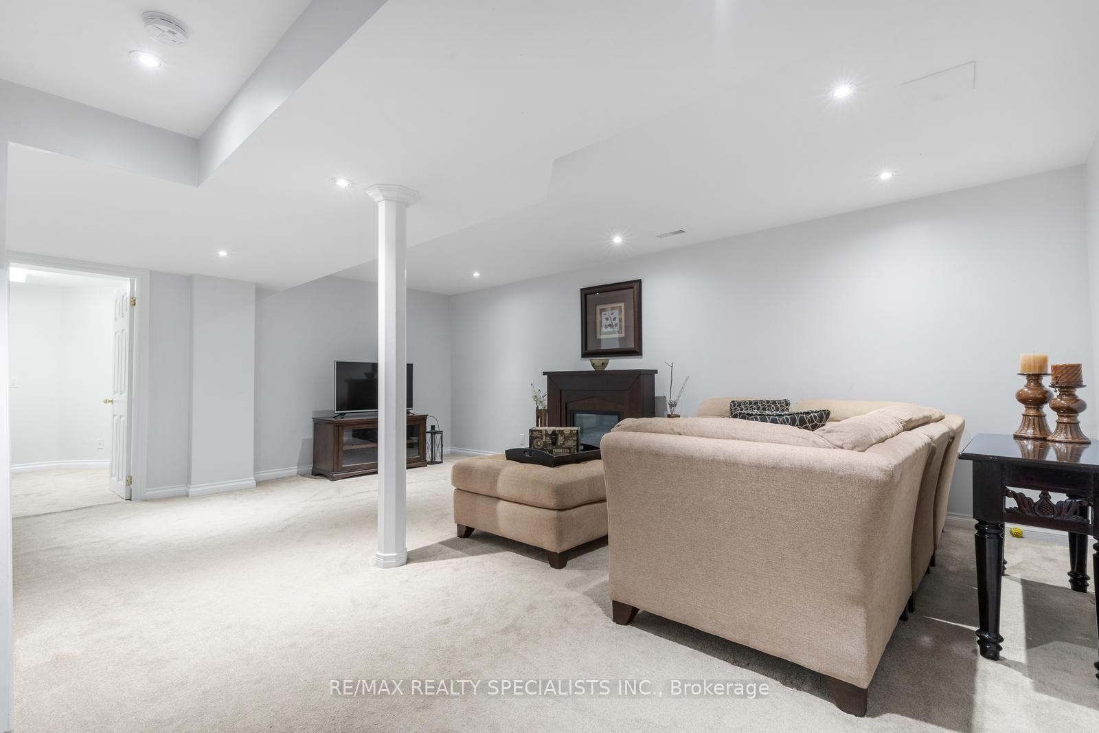Photo 29 of 3879 Periwinkle Crescent, Mississauga, Lisgar — HOMEH