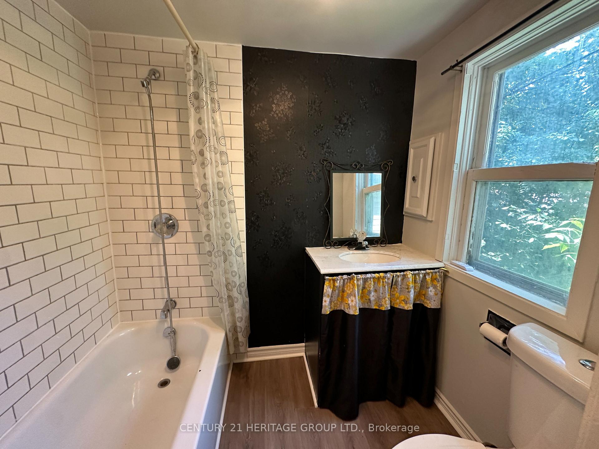 Photo 14 of 349 Eagle Street, Newmarket, Central Newmarket — HOMEH