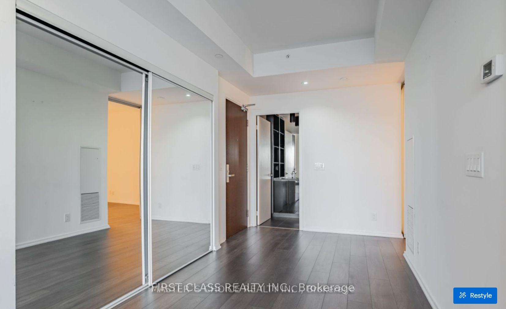 Photo 3 of Unit 4303, 70 Temperance Street, Toronto, Bay Street Corridor — HOMEH