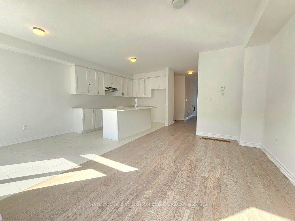 Photo 9 of 21 Milady Crescent, Barrie, Rural Barrie Southeast — HOMEH