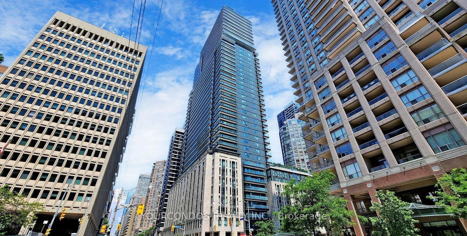 Front of Unit 1307, 955 Bay Street