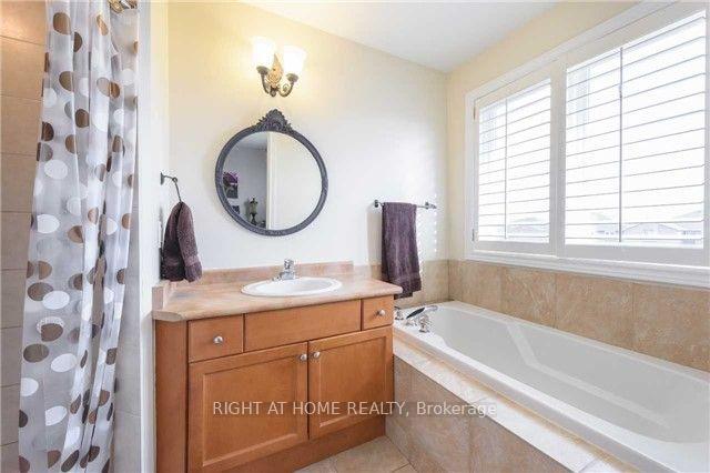 Photo 10 of 2259 Highcroft Road, Oakville, Westmount — HOMEH