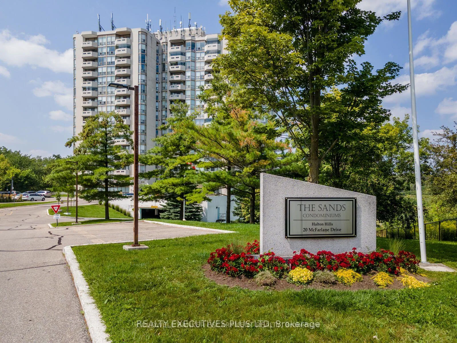Photo 1 of Unit 603, 20 Mcfarlane Drive, Halton Hills, Georgetown — HOMEH