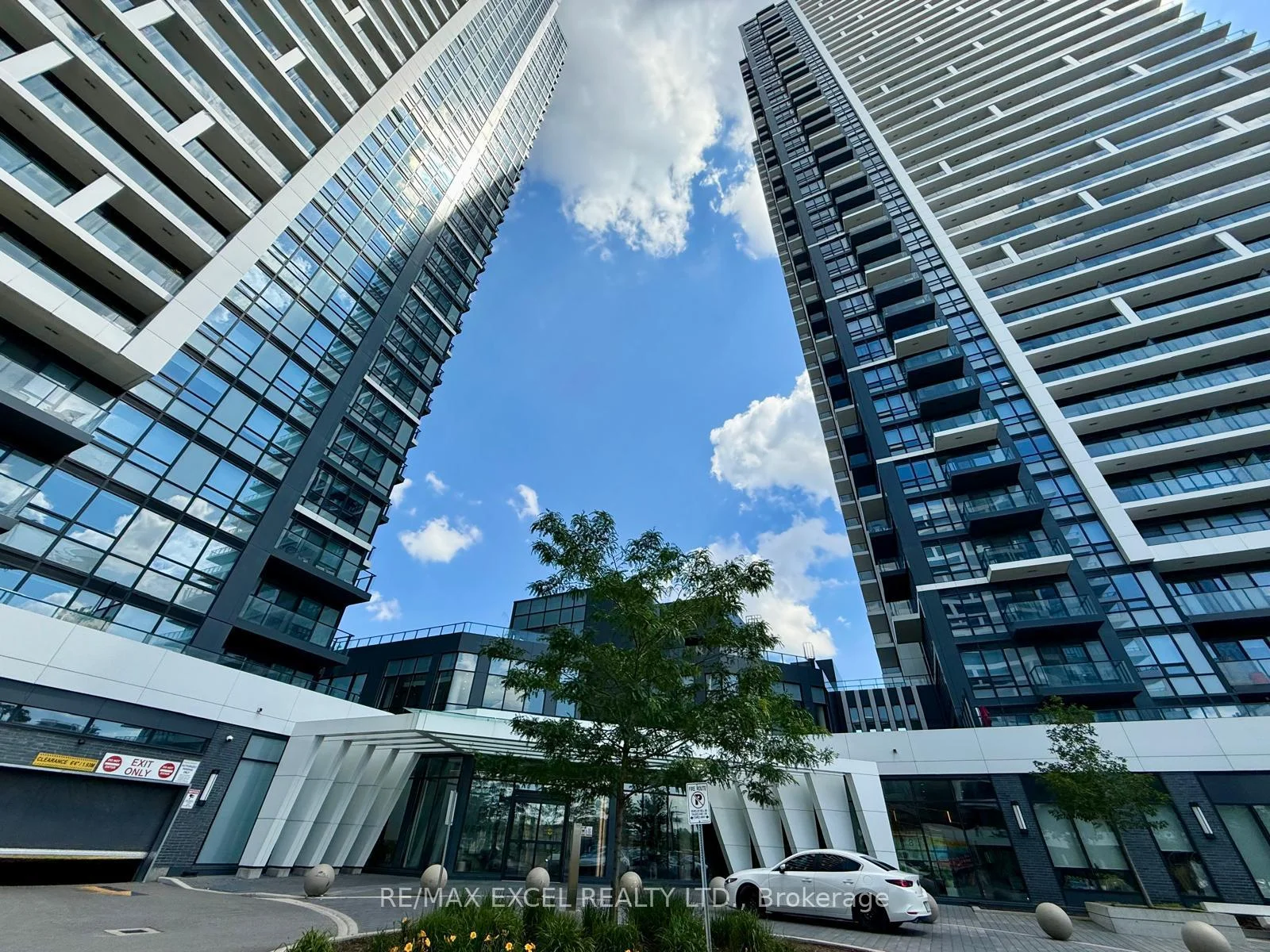 Photo 2 of Unit 4505, 8 Water Walk Drive, Markham, Unionville — HOMEH