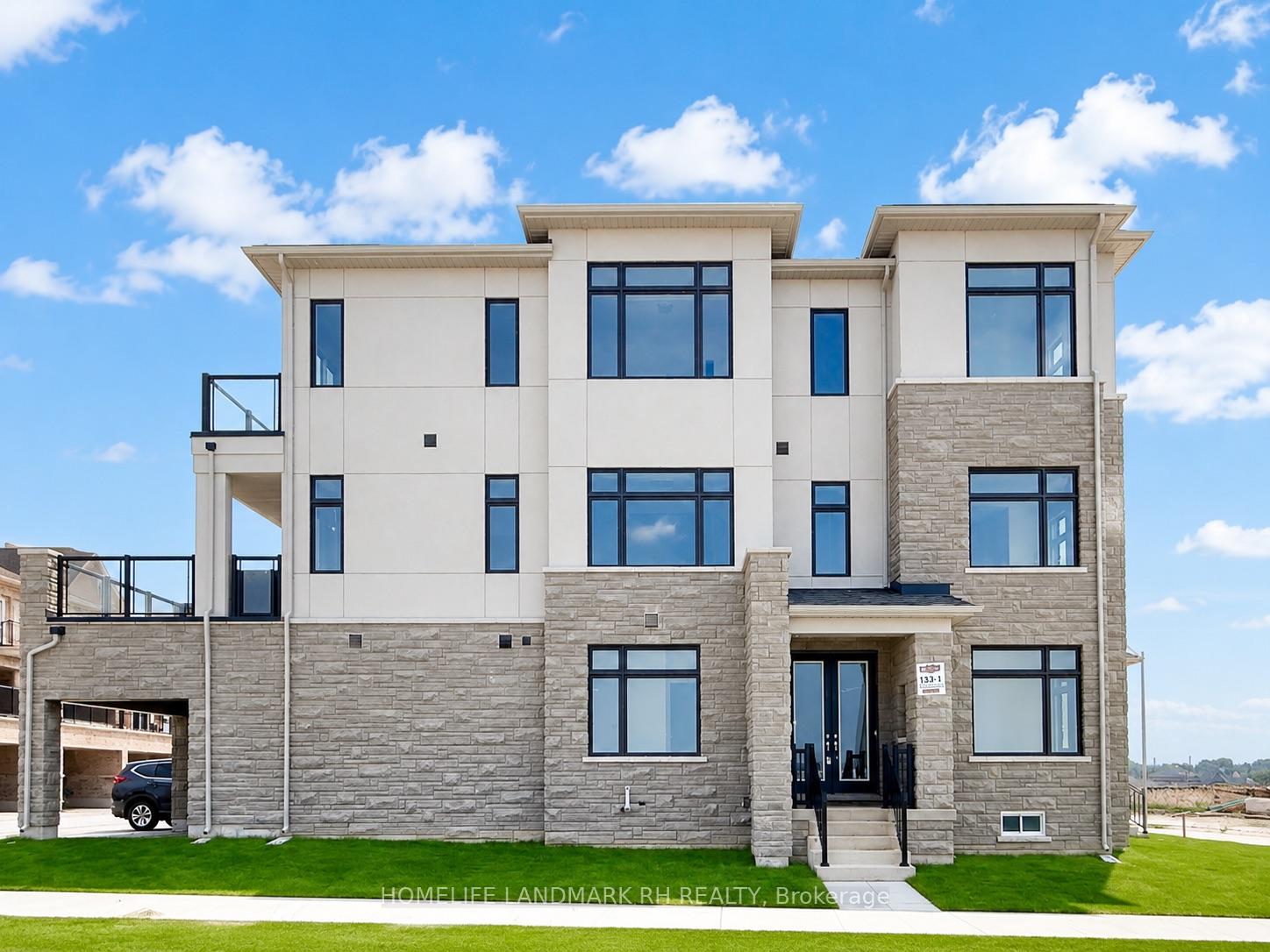 Photo 3 of 231 Leslie Richard St Drive, Markham, Rural Markham — HOMEH