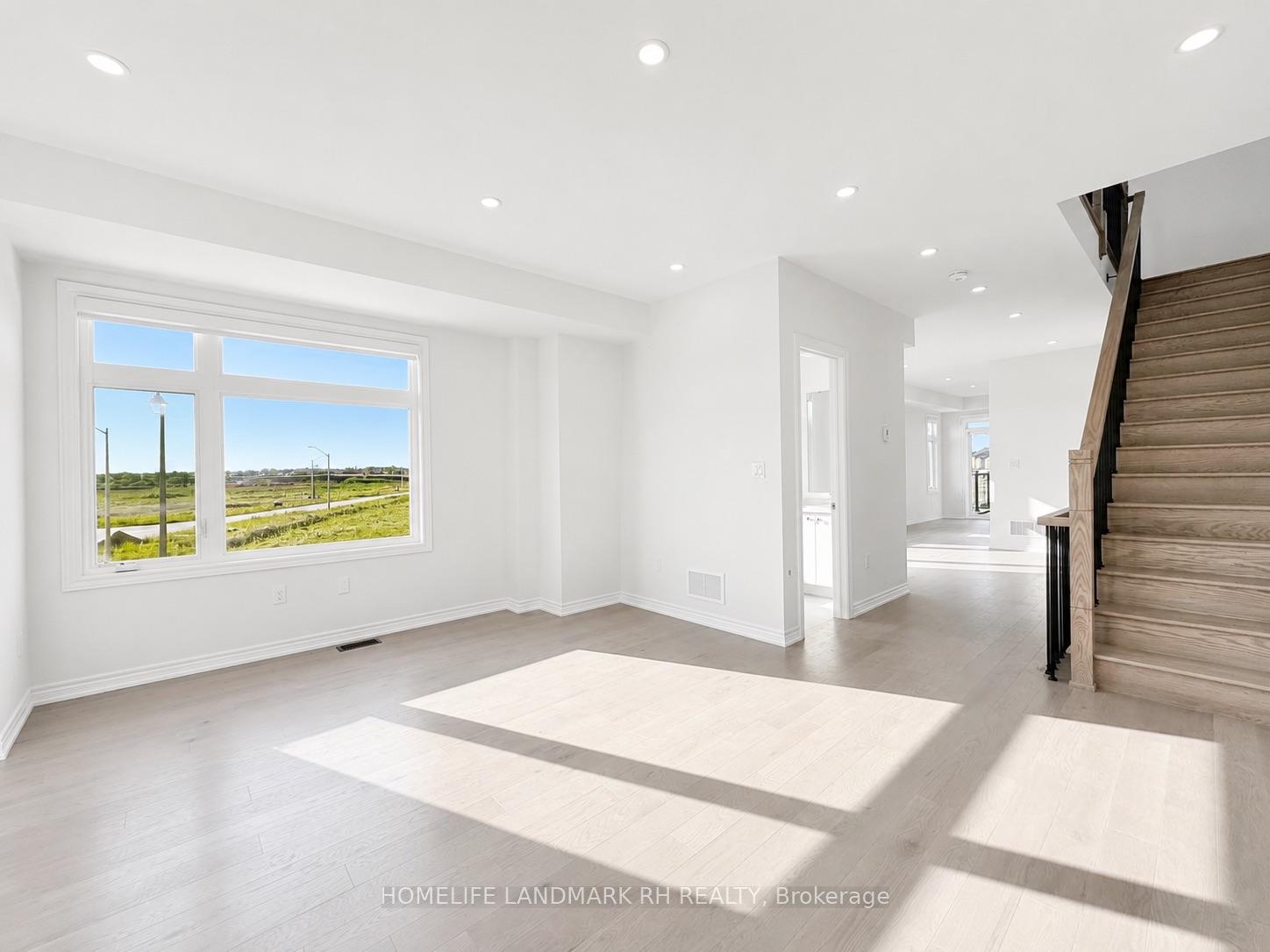 Photo 5 of 231 Leslie Richard St Drive, Markham, Rural Markham — HOMEH