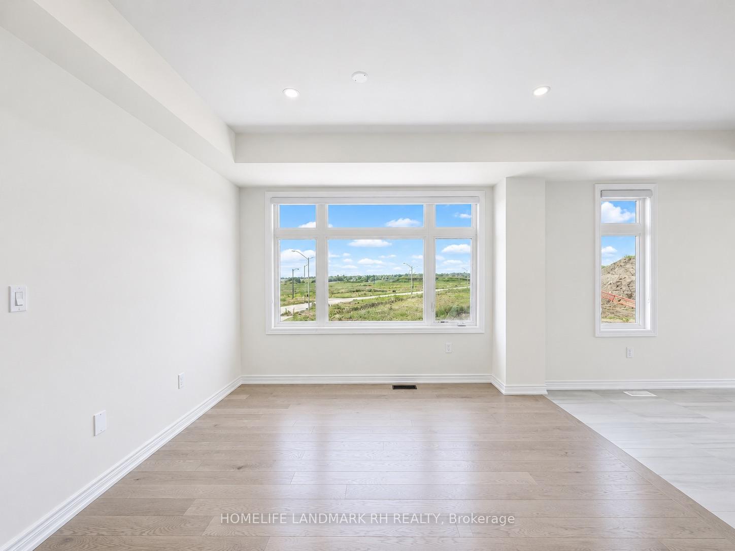 Photo 16 of 231 Leslie Richard St Drive, Markham, Rural Markham — HOMEH