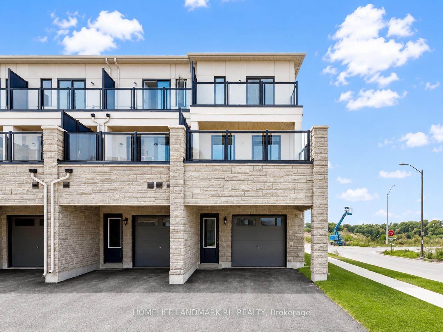 Photo 29 of 231 Leslie Richard St Drive, Markham, Rural Markham — HOMEH