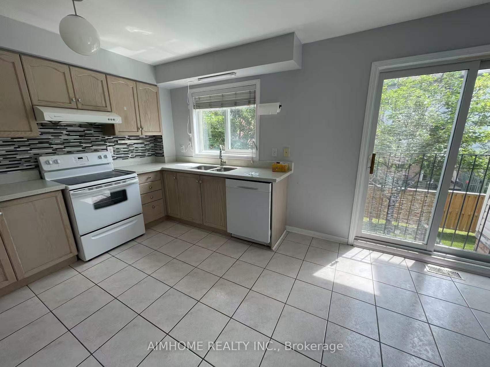 Photo 3 of Unit 112, 80 Acorn Place, Mississauga, Hurontario — HOMEH