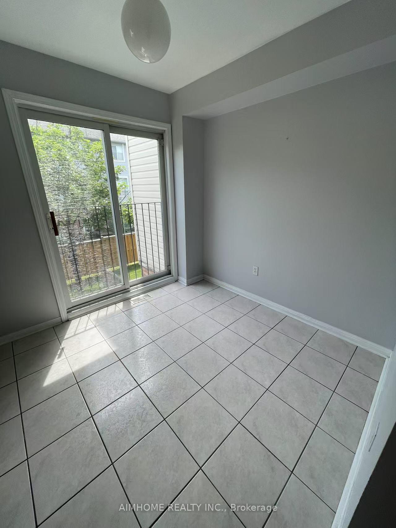 Photo 5 of Unit 112, 80 Acorn Place, Mississauga, Hurontario — HOMEH
