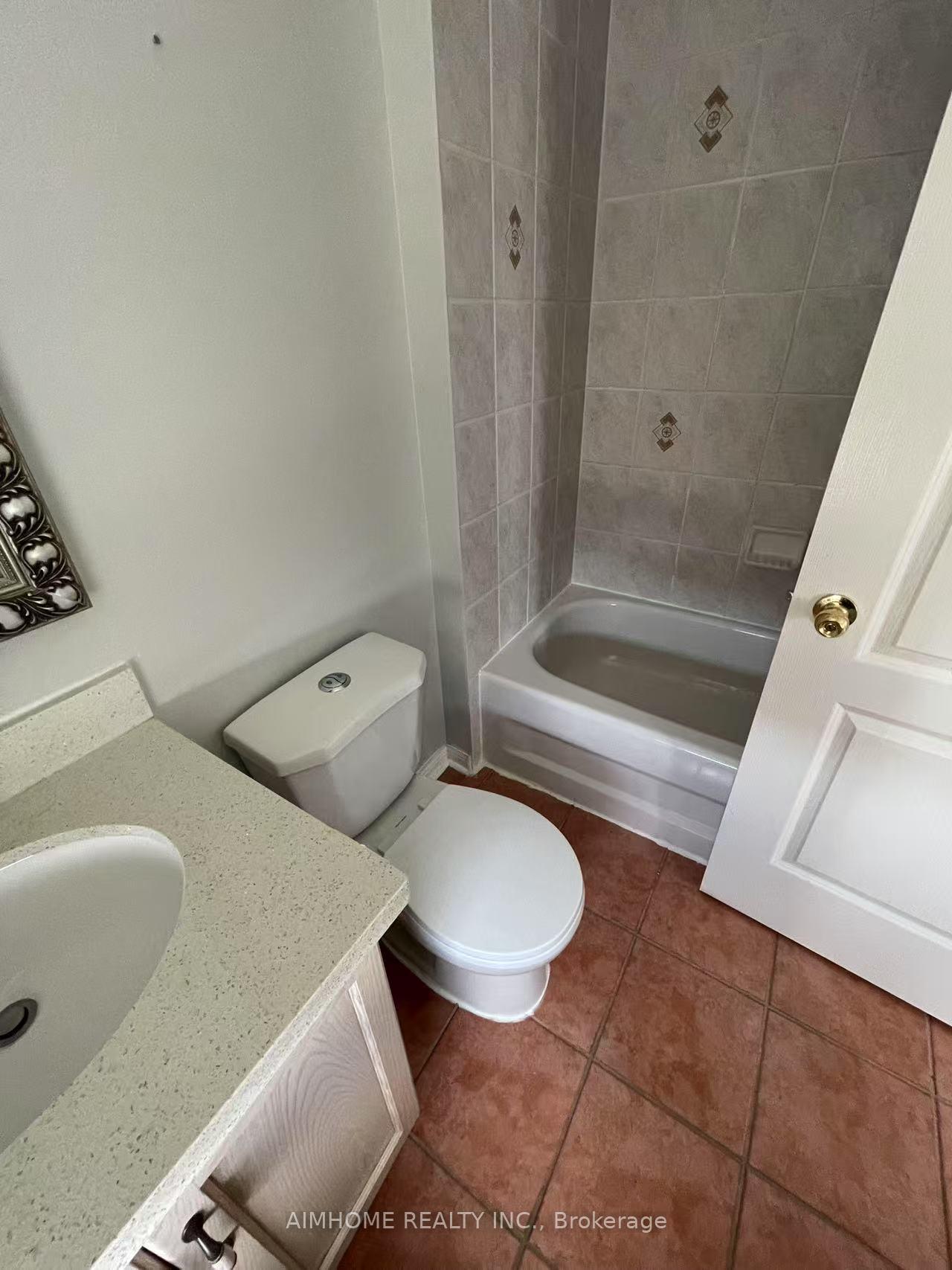 Photo 14 of Unit 112, 80 Acorn Place, Mississauga, Hurontario — HOMEH