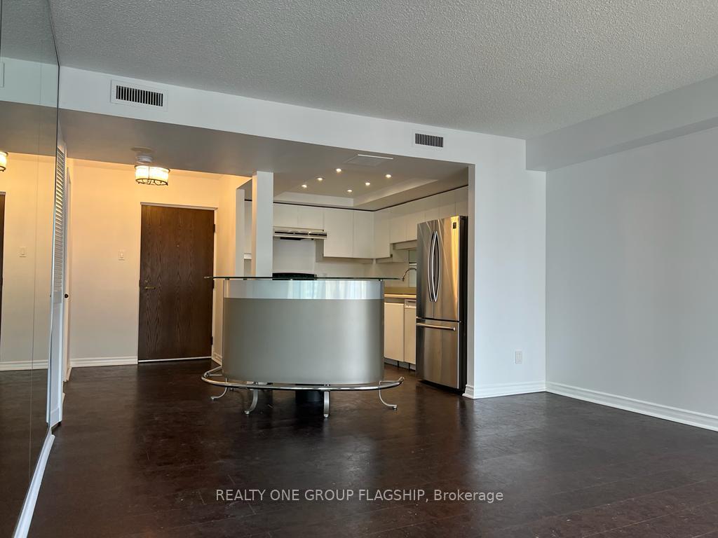 Photo 6 of Unit 2007, 65 harbour Square S, Toronto, Waterfront Communities — HOMEH
