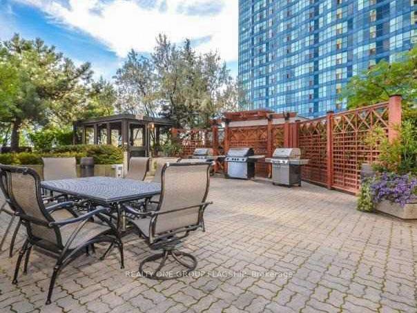 Photo 30 of Unit 2007, 65 harbour Square S, Toronto, Waterfront Communities — HOMEH