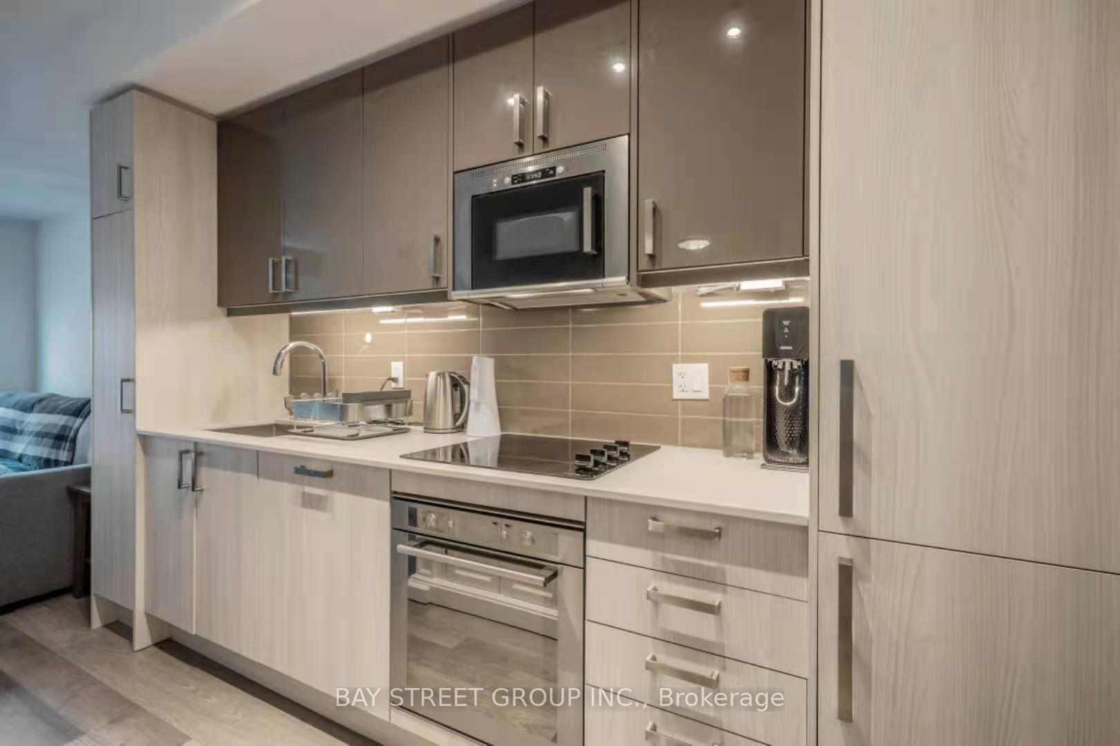 Photo 5 of Unit 801, 77 Mutual Street, Toronto, Church-Yonge Corridor — HOMEH