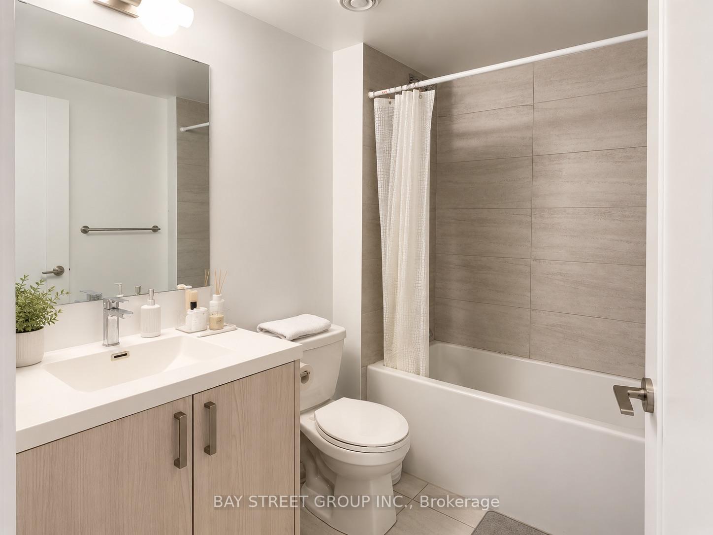 Photo 10 of Unit 801, 77 Mutual Street, Toronto, Church-Yonge Corridor — HOMEH