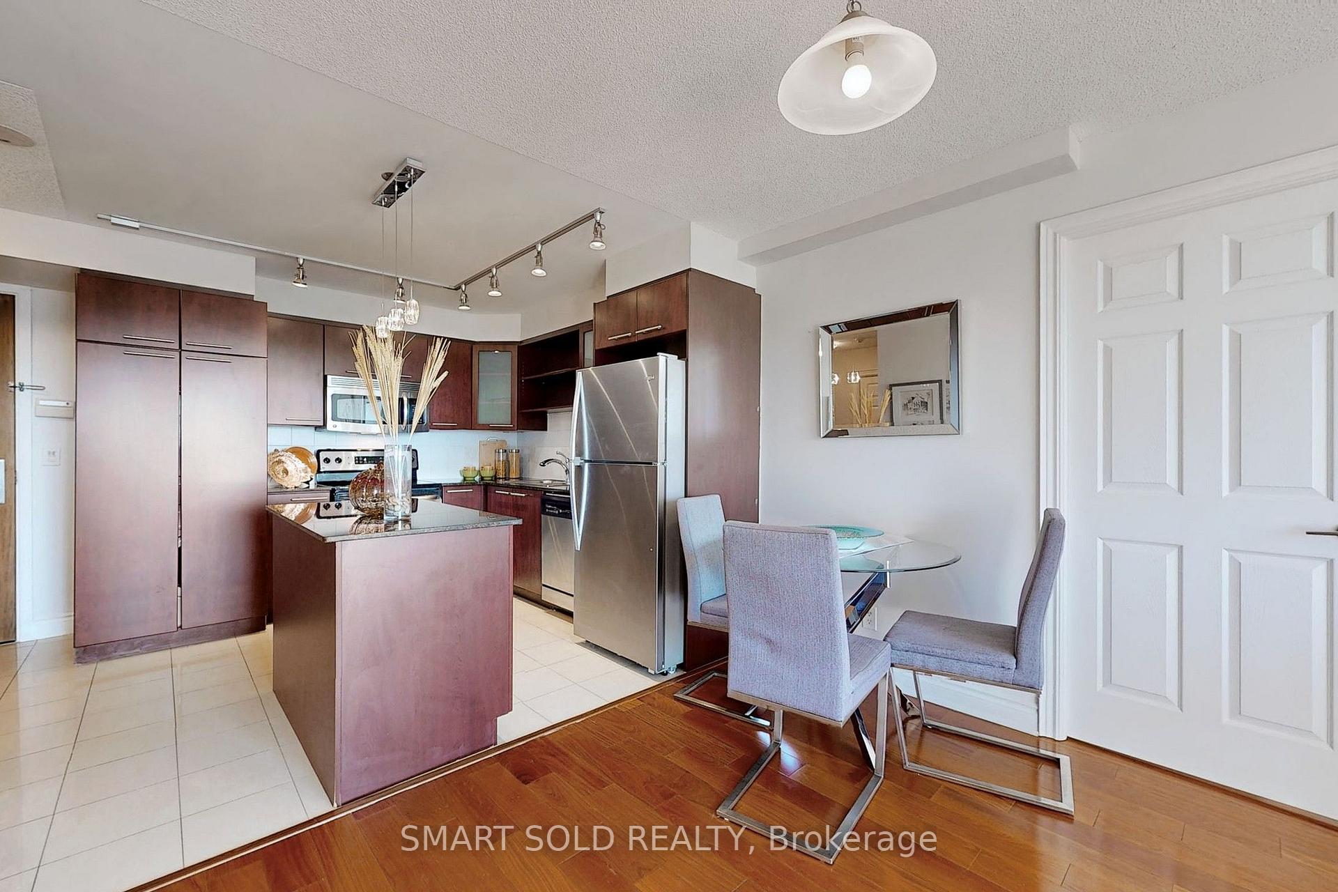 Photo 9 of Unit 708, 37 Galleria Parkway, Markham, Commerce Valley — HOMEH