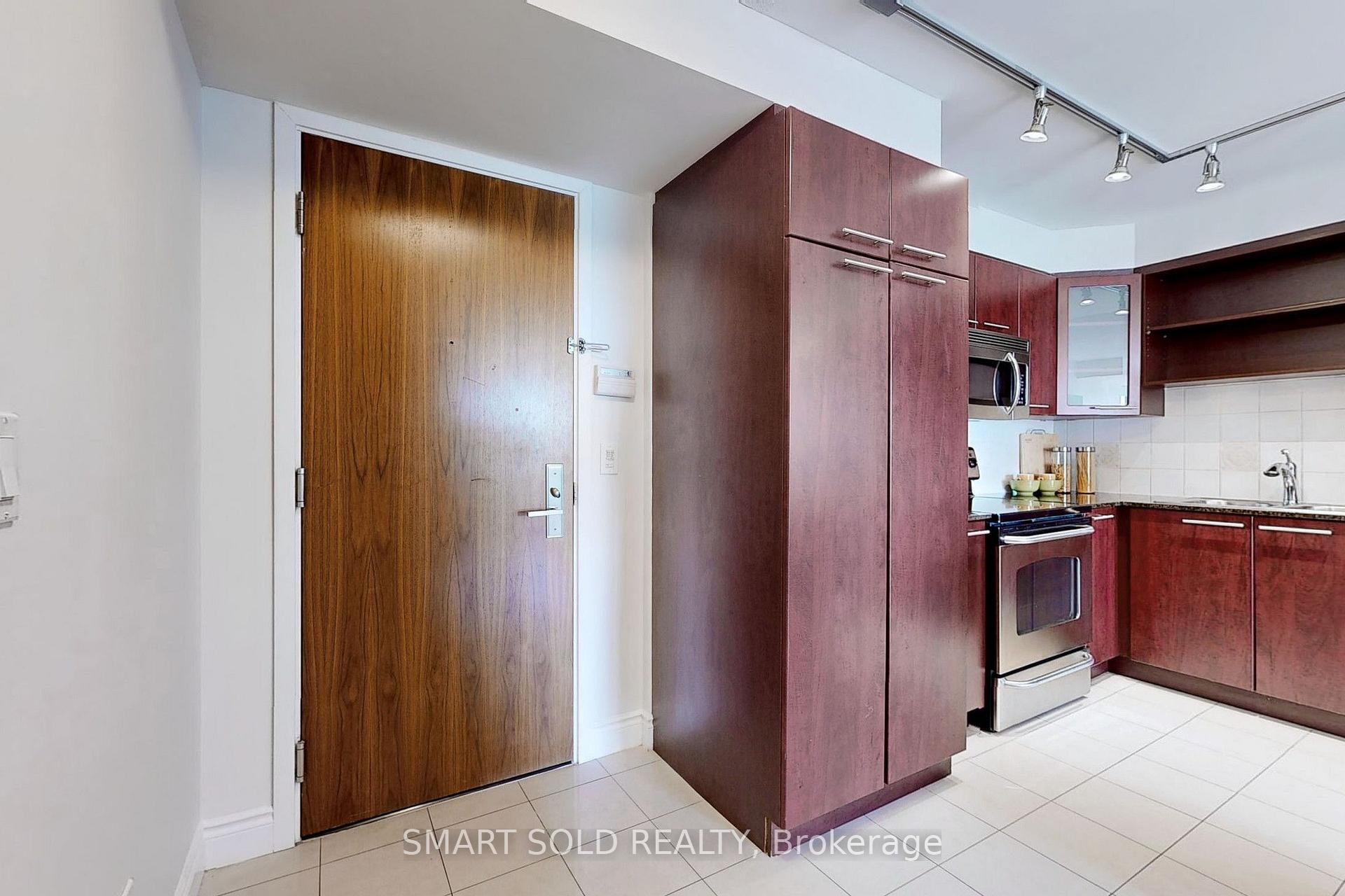 Photo 15 of Unit 708, 37 Galleria Parkway, Markham, Commerce Valley — HOMEH