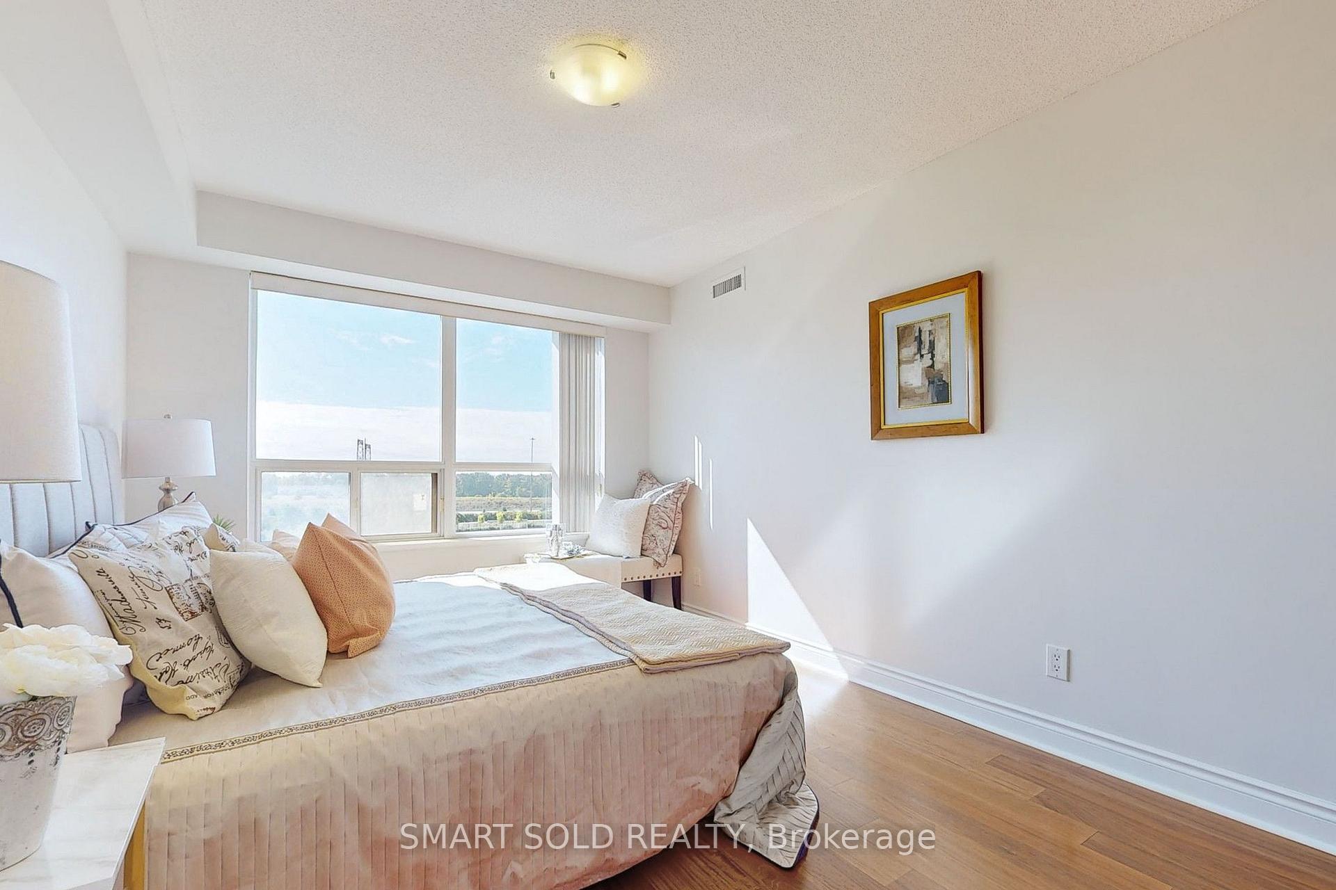 Photo 18 of Unit 708, 37 Galleria Parkway, Markham, Commerce Valley — HOMEH
