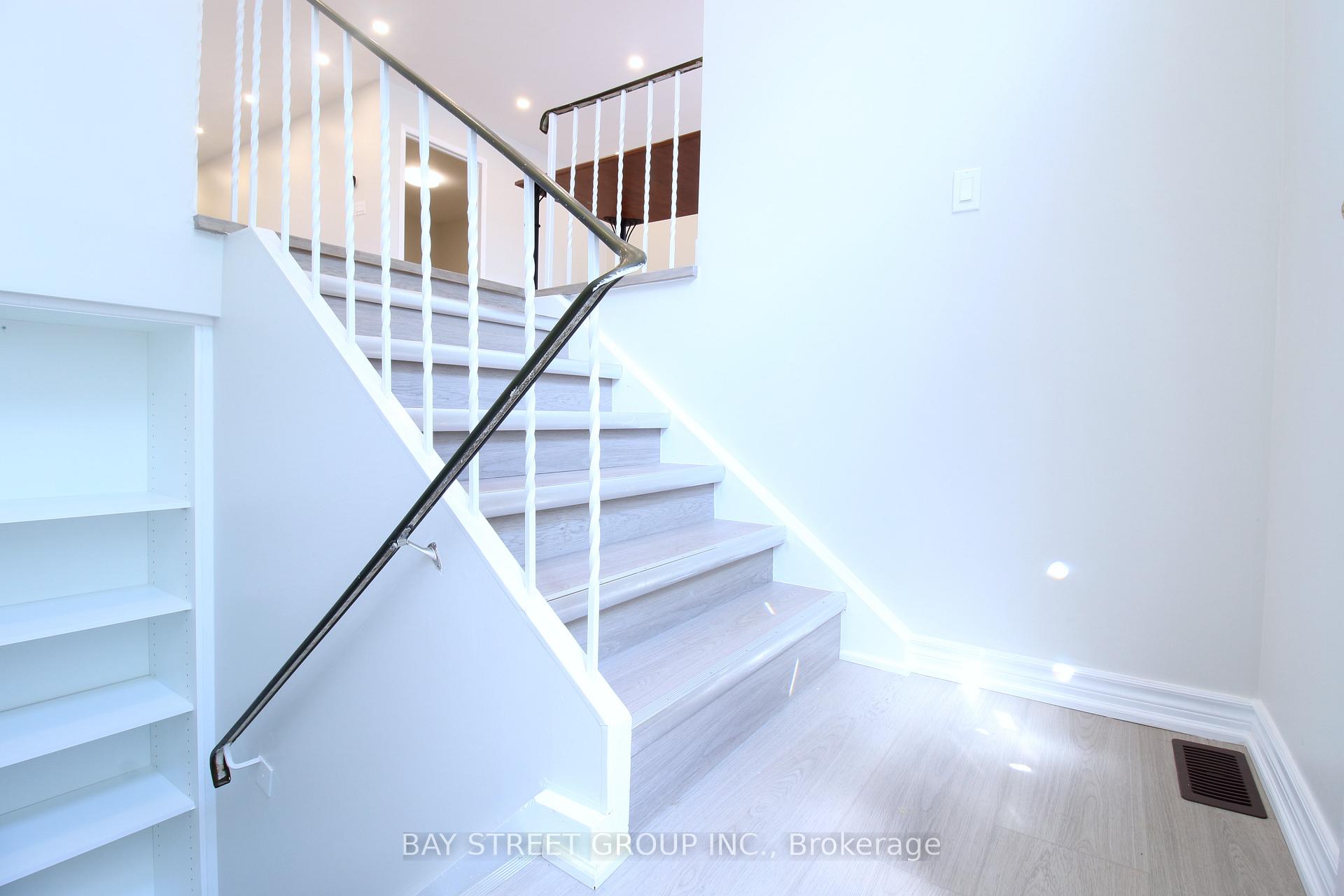 Photo 14 of Unit Main Floor, 117 Pindar Crescent, North York, Pleasant View — HOMEH