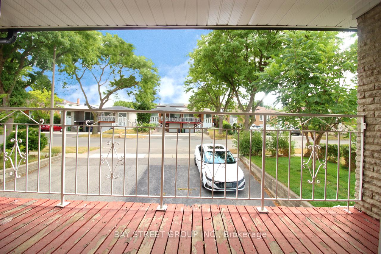Photo 20 of Unit Main Floor, 117 Pindar Crescent, North York, Pleasant View — HOMEH