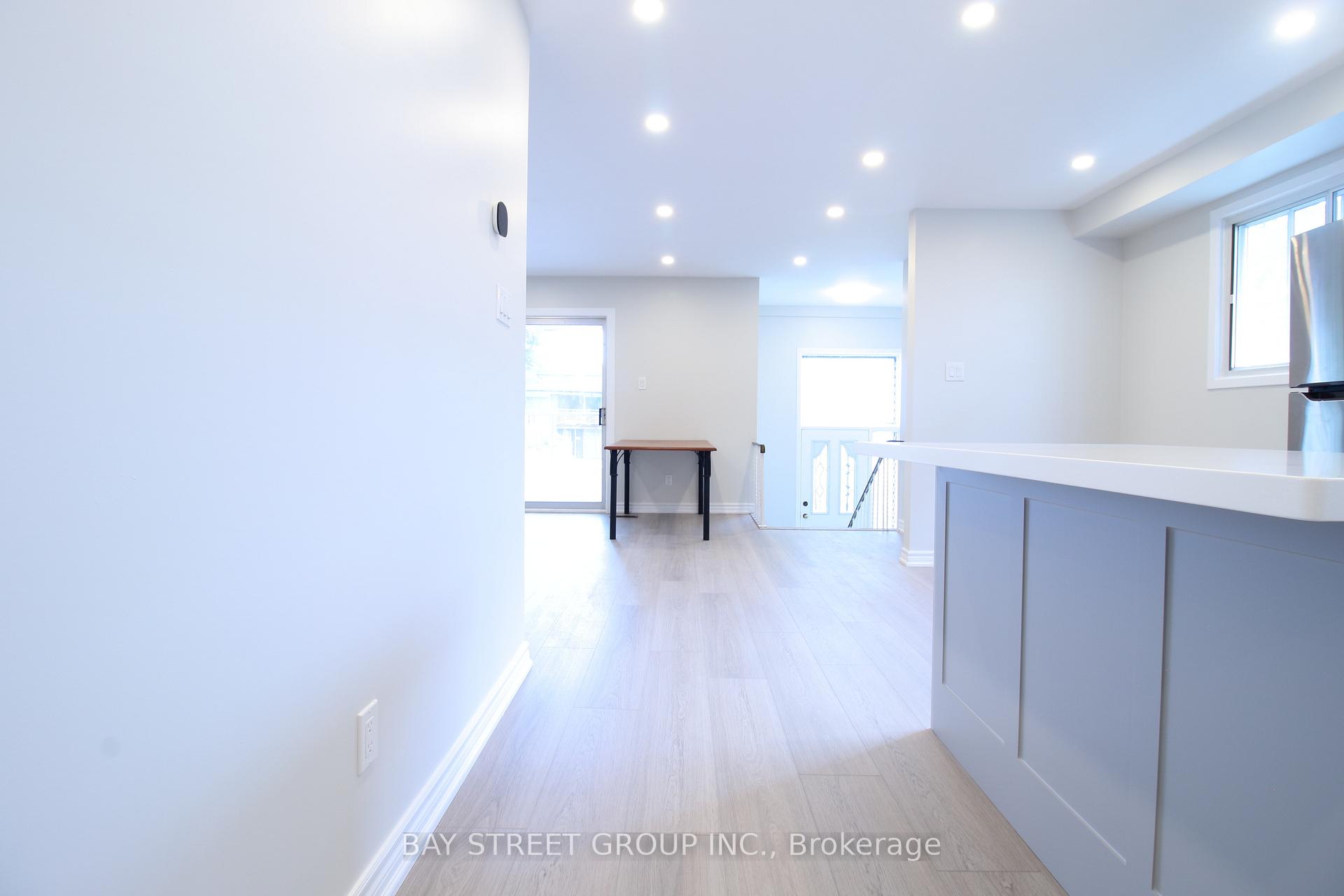 Photo 34 of Unit Main Floor, 117 Pindar Crescent, North York, Pleasant View — HOMEH