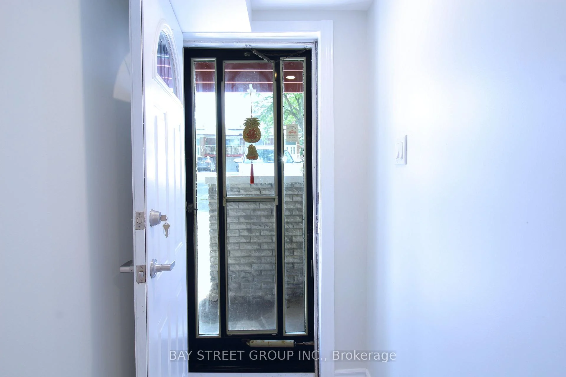Photo 6 of Unit Main Floor, 117 Pindar Crescent, North York, Pleasant View — HOMEH