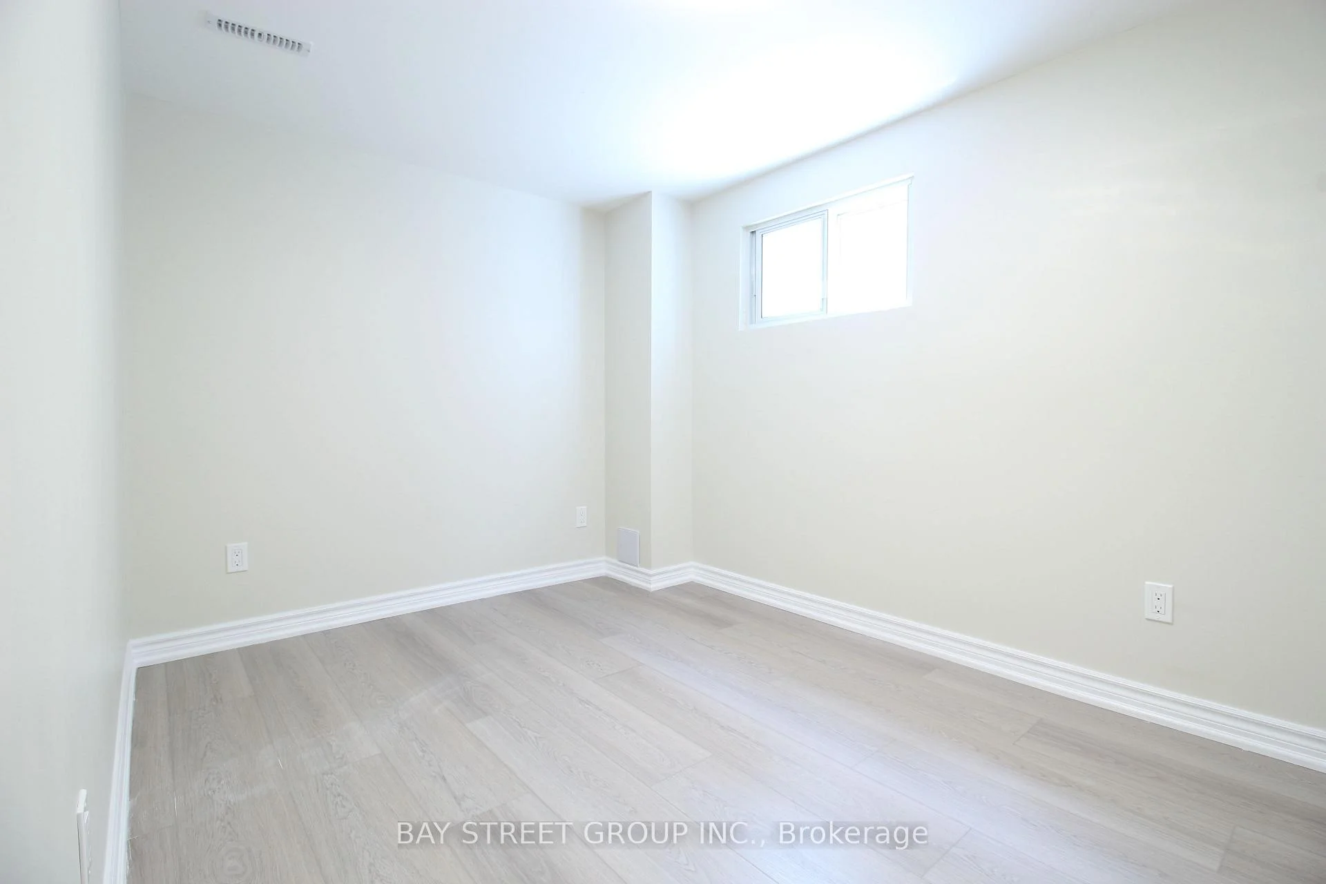 Photo 37 of Unit Main Floor, 117 Pindar Crescent, North York, Pleasant View — HOMEH