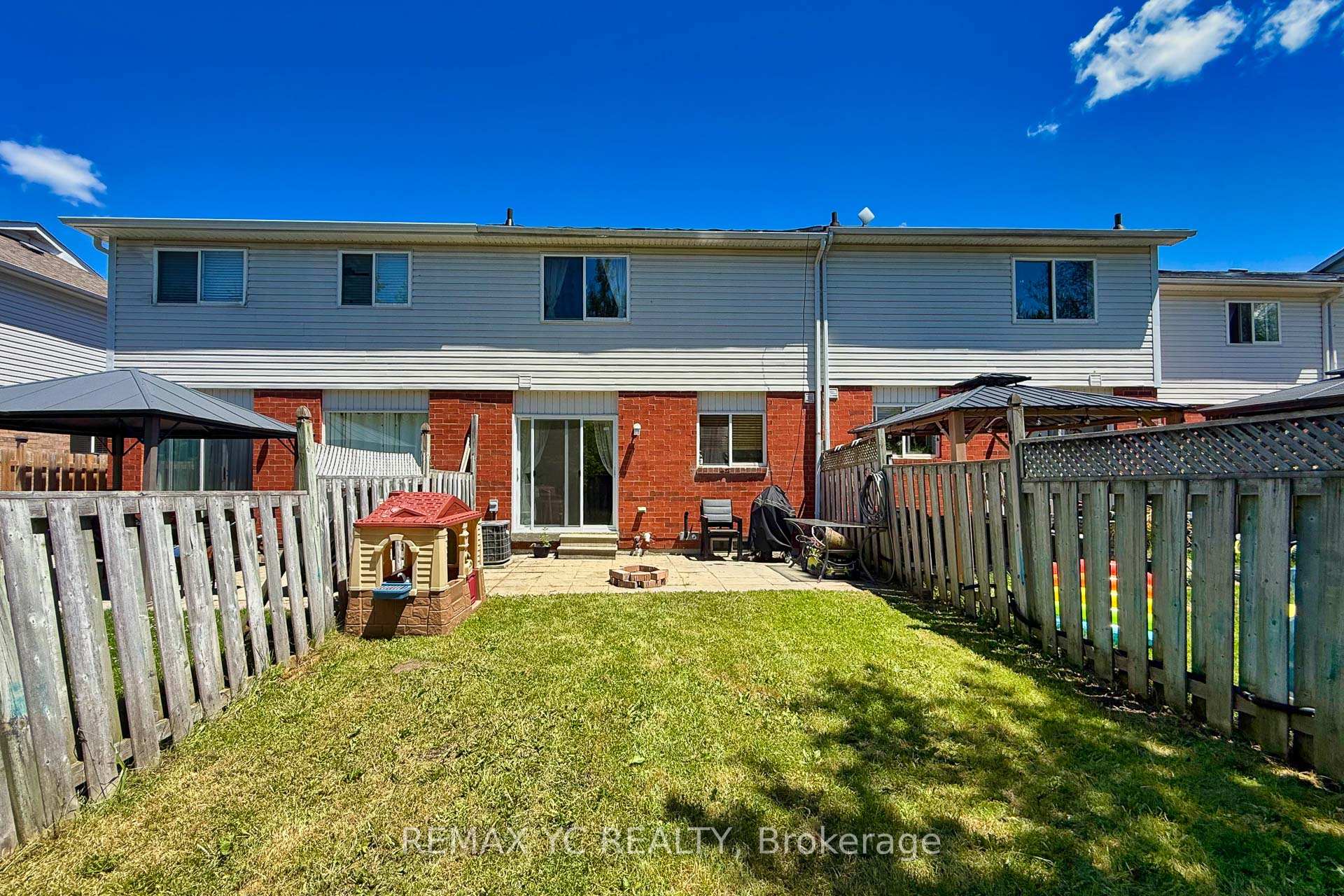 Photo 17 of 38 Pickett Crescent, Barrie, Painswick North — HOMEH