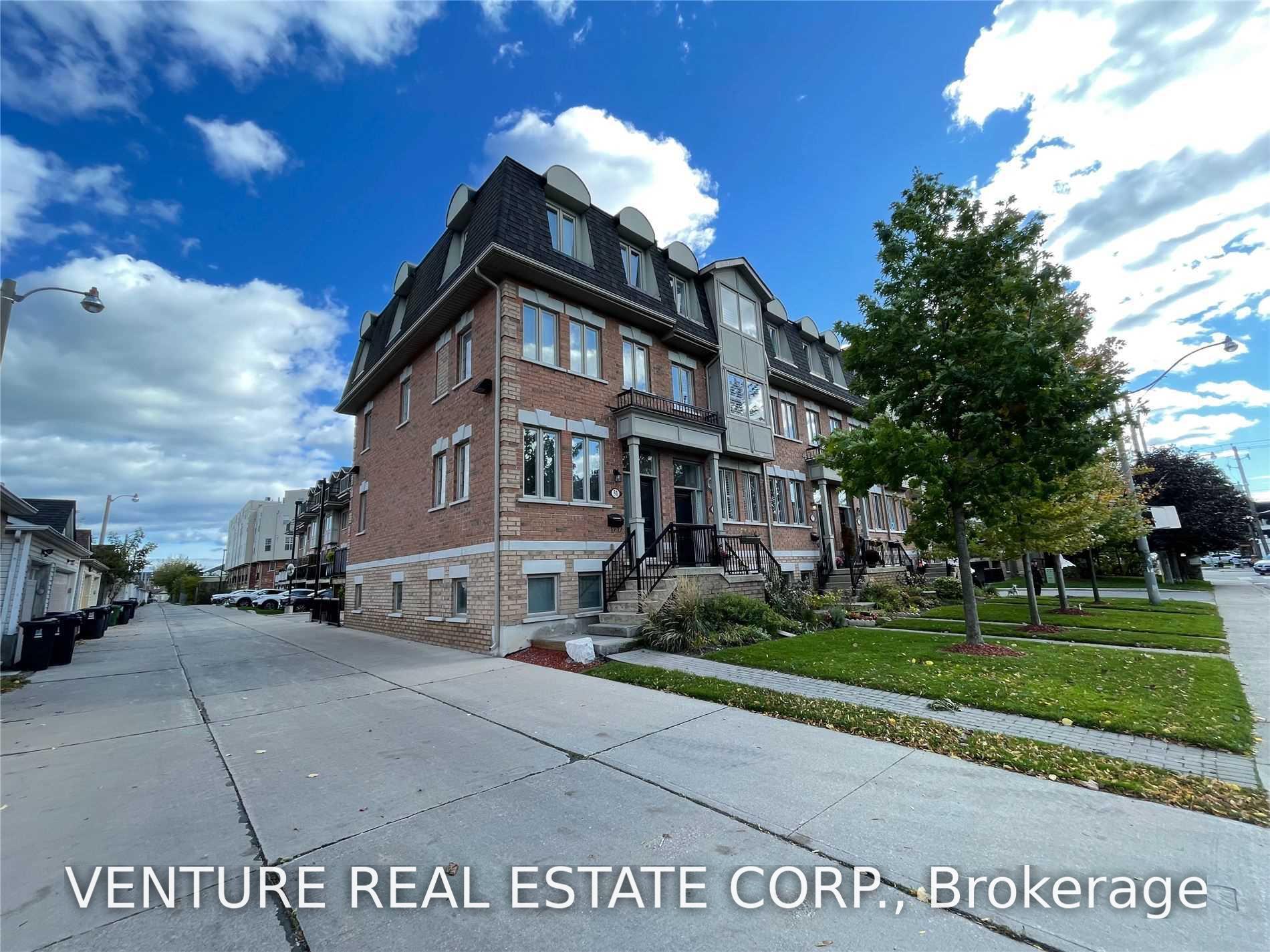 Photo 2 of 31 Ted Reeve Drive, Toronto, East End-Danforth — HOMEH