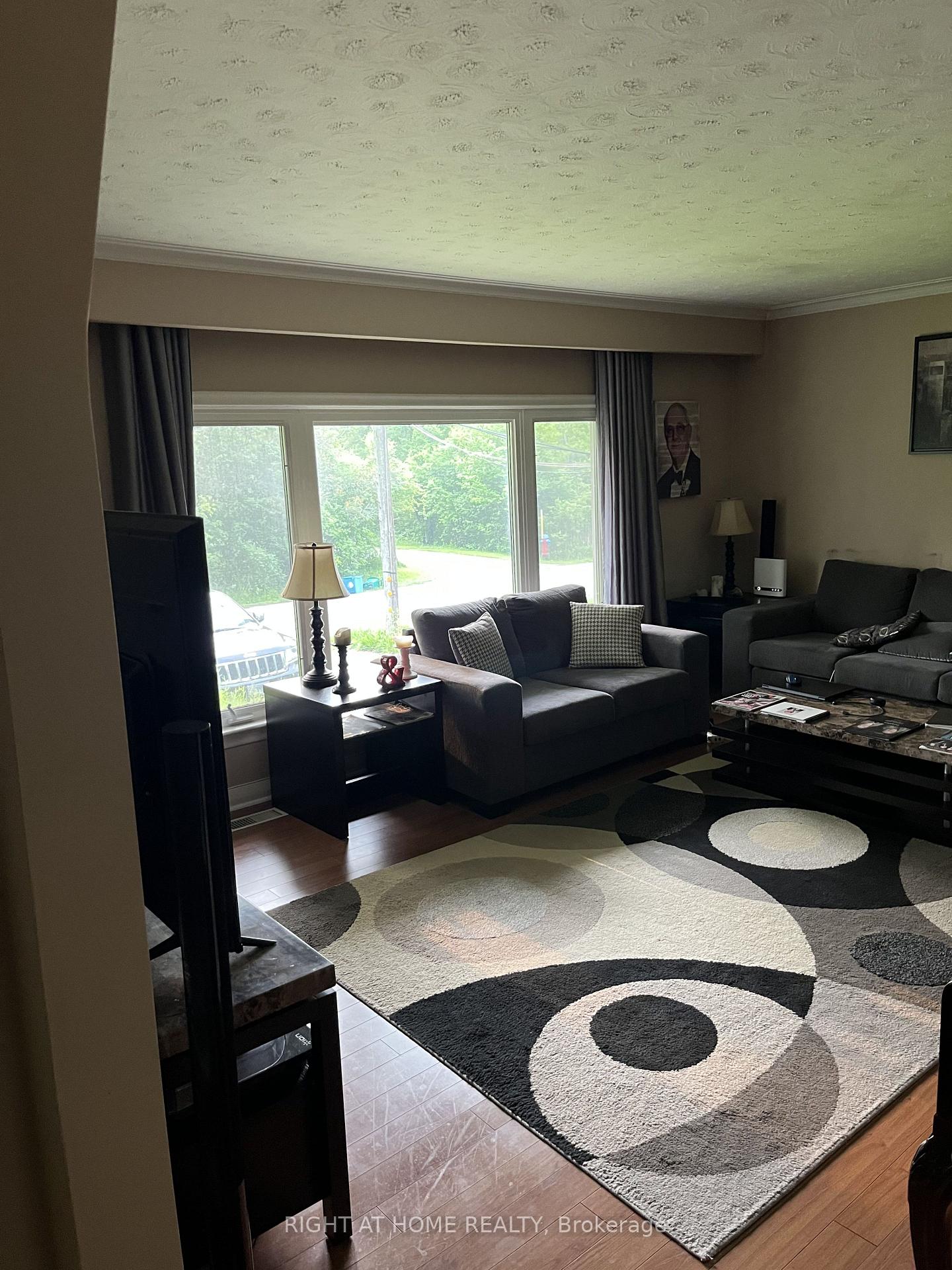 Photo 3 of 4 Wendy Way, Richmond Hill, Oak Ridges — HOMEH