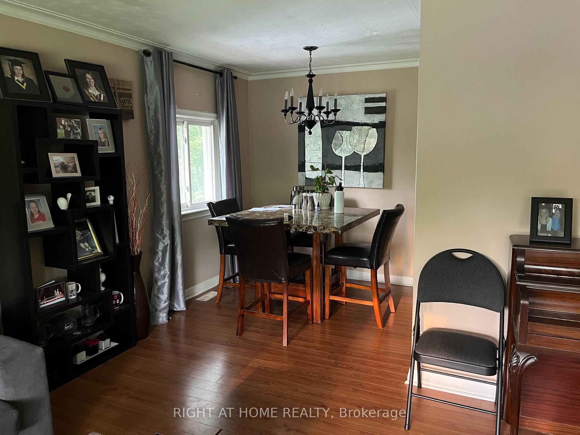 Photo 4 of 4 Wendy Way, Richmond Hill, Oak Ridges — HOMEH