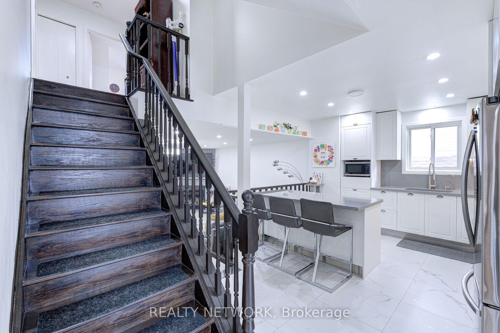 Photo 14 of 214 Merrilee Crescent, Hamilton, Crerar — HOMEH