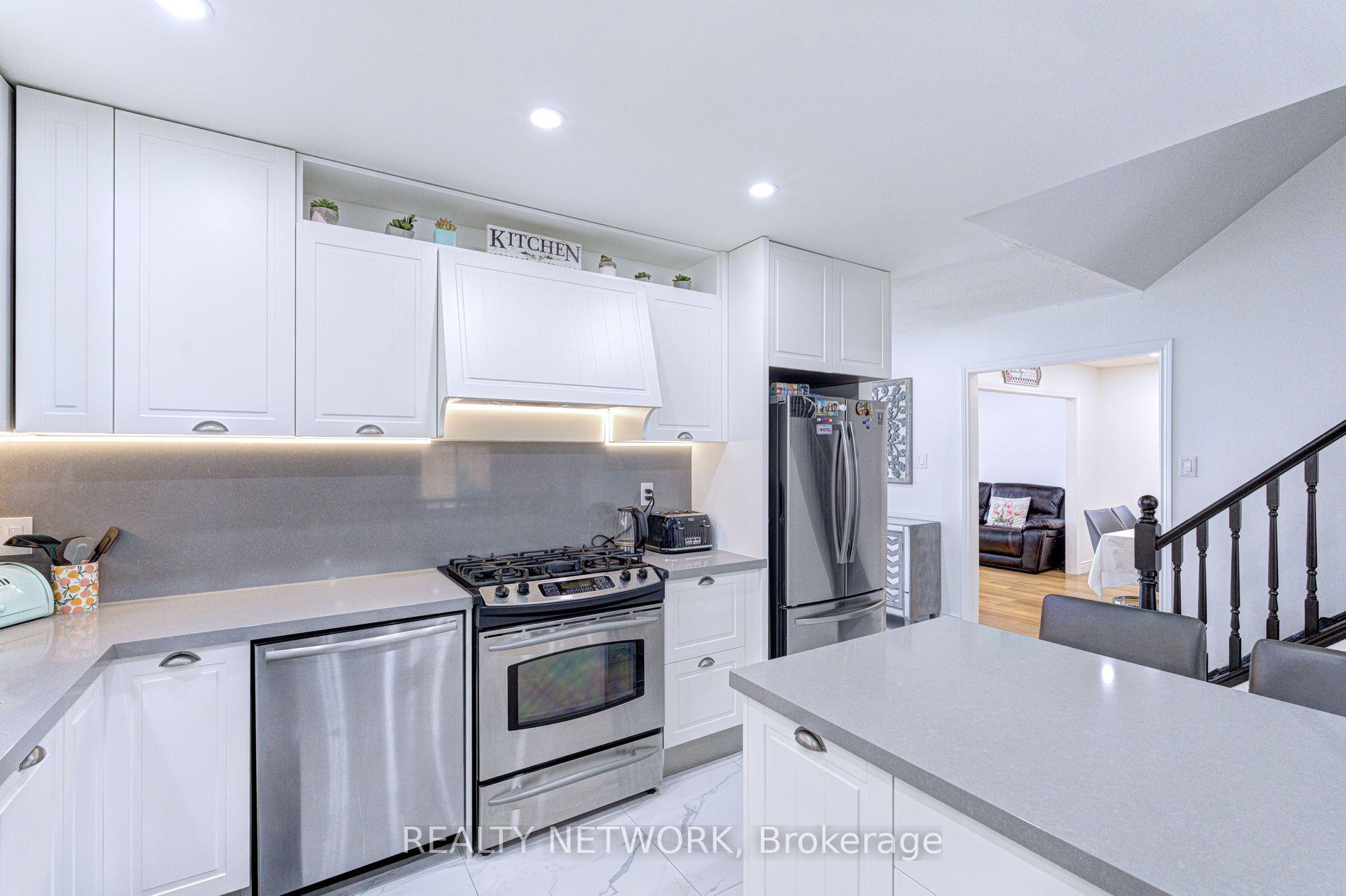 Photo 16 of 214 Merrilee Crescent, Hamilton, Crerar — HOMEH