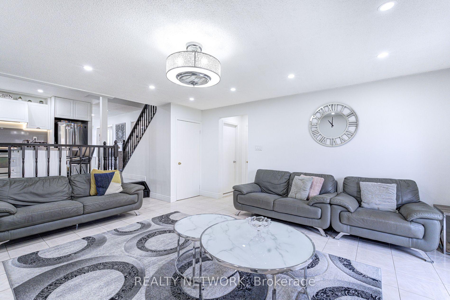 Photo 18 of 214 Merrilee Crescent, Hamilton, Crerar — HOMEH
