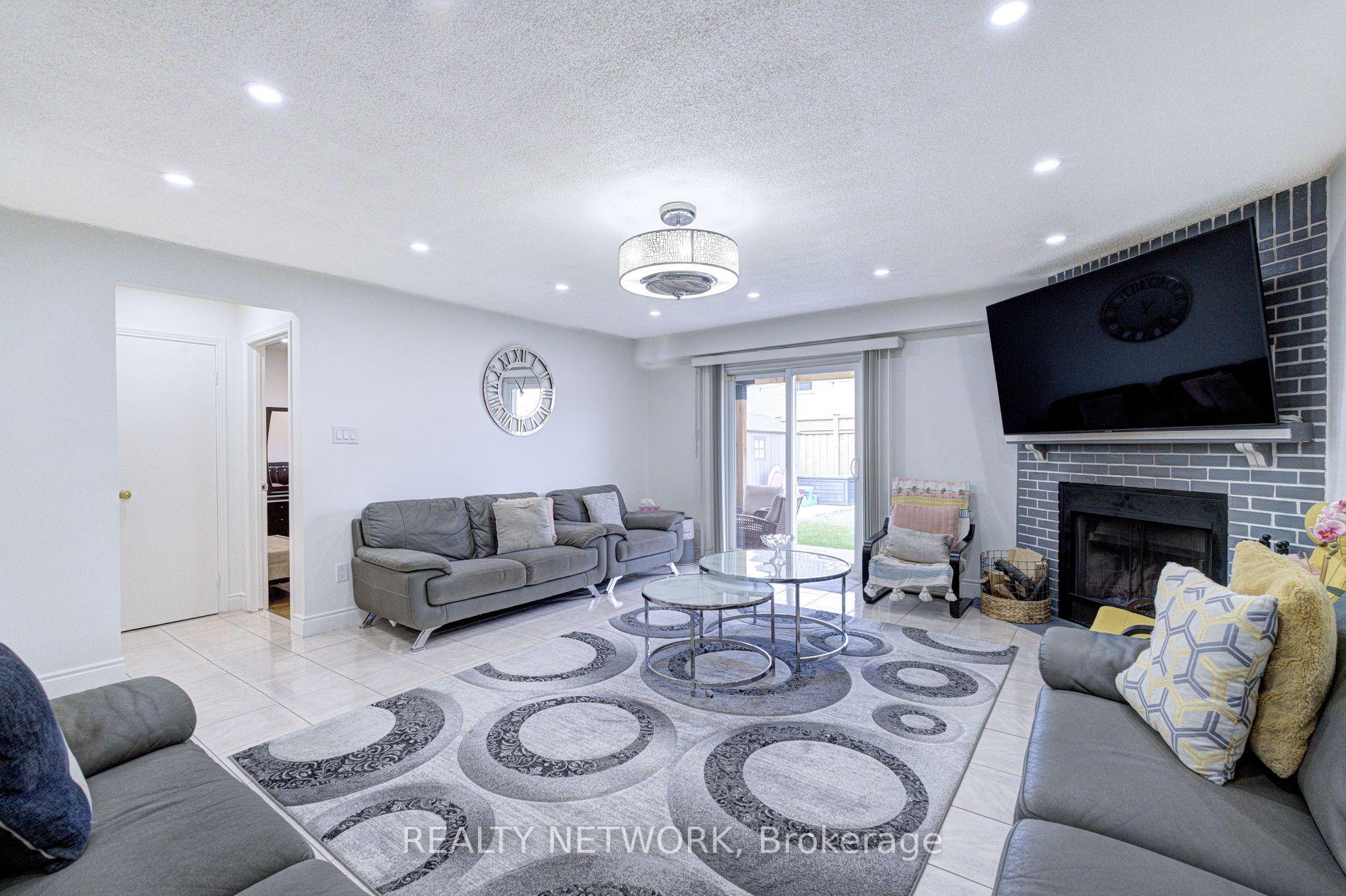 Photo 20 of 214 Merrilee Crescent, Hamilton, Crerar — HOMEH