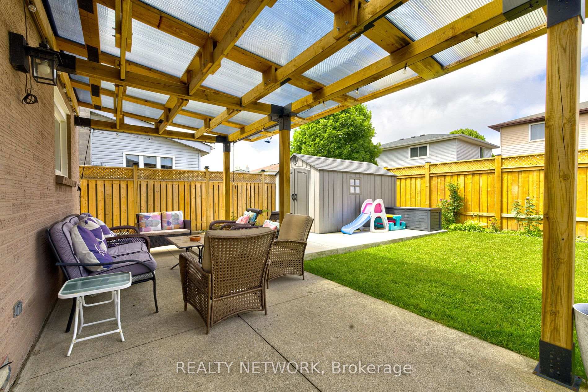 Photo 38 of 214 Merrilee Crescent, Hamilton, Crerar — HOMEH