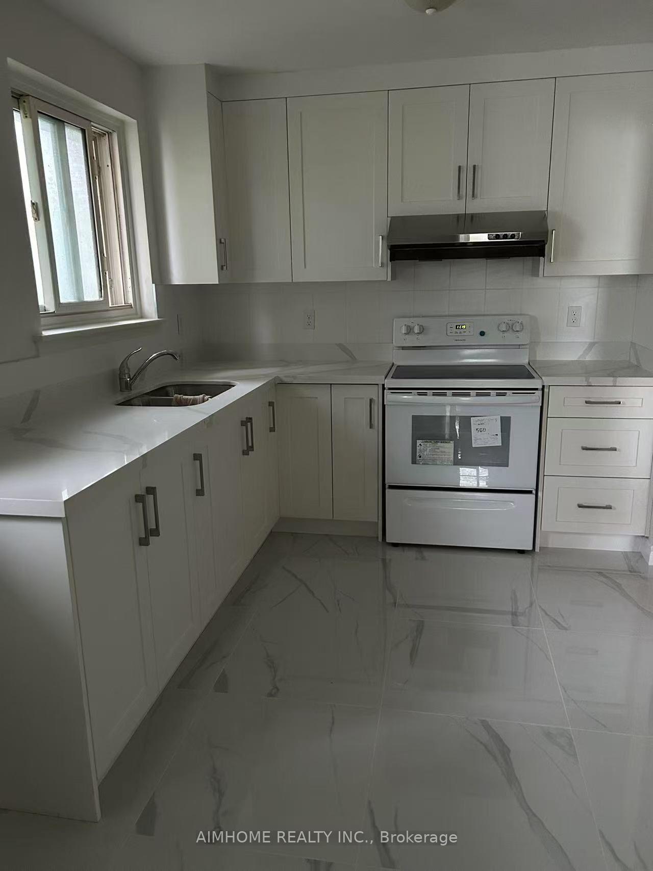 Photo 3 of Unit Upper, 17 Heatherside Drive, Scarborough, L'Amoreaux — HOMEH