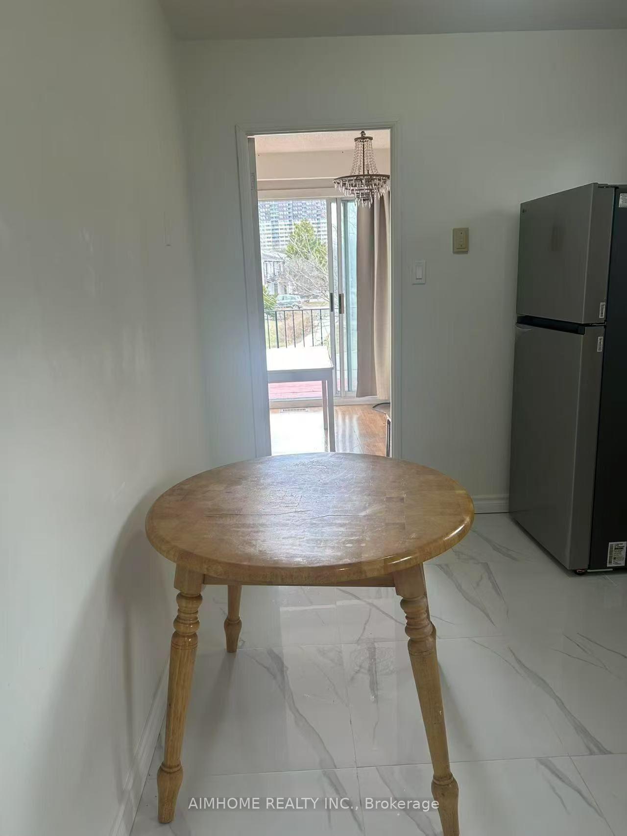 Photo 4 of Unit Upper, 17 Heatherside Drive, Scarborough, L'Amoreaux — HOMEH