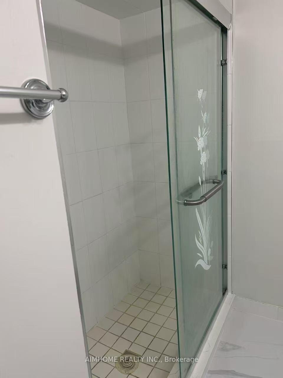 Photo 10 of Unit Upper, 17 Heatherside Drive, Scarborough, L'Amoreaux — HOMEH