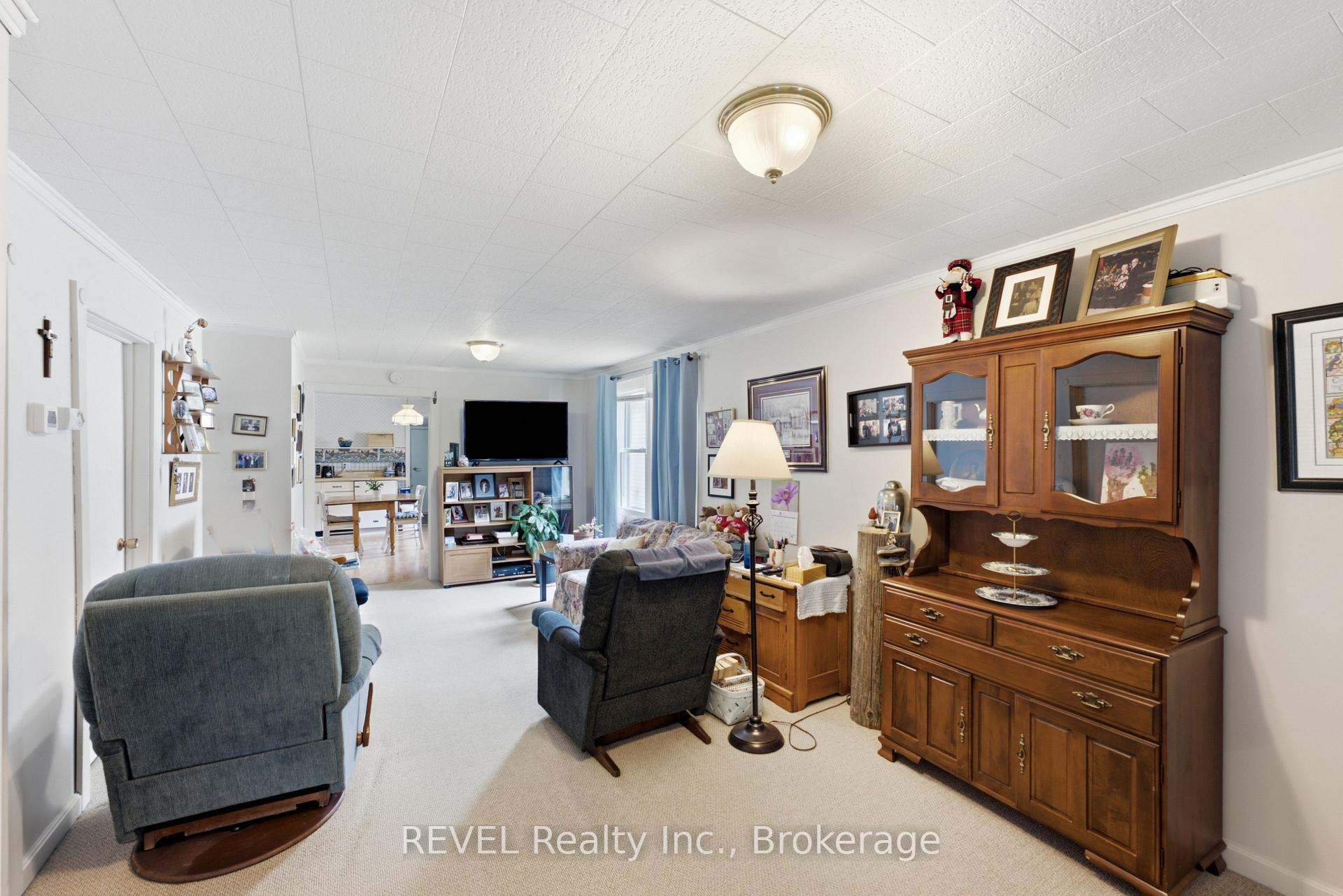 Photo 7 of 32 St Peter Street, St. Catharines, Burleigh Hill — HOMEH
